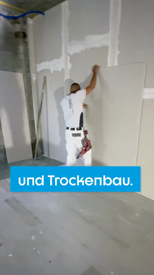 Reel von triwes: Montage einer Trockenbauplatte, Textkarte «und Trockenbau.»